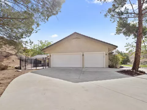 Exterior - 31904 Cedarcroft Rd, Acton, CA 93510 photo 4 of 12