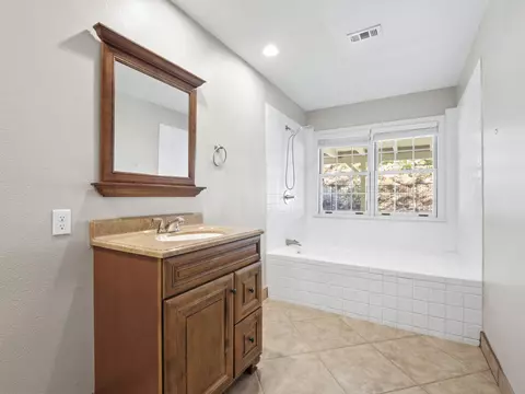 Bath - 31904 Cedarcroft Rd, Acton, CA 93510 photo 4 of 5