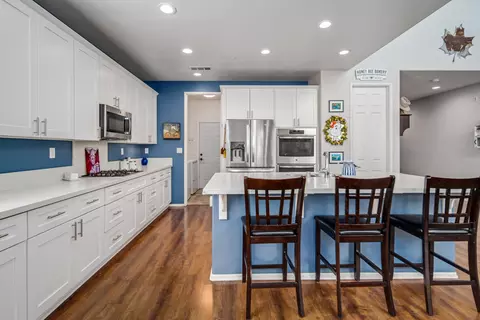 Kitchen - 43928 Windrose Pl, Lancaster, CA 93536 photo 5 of 5