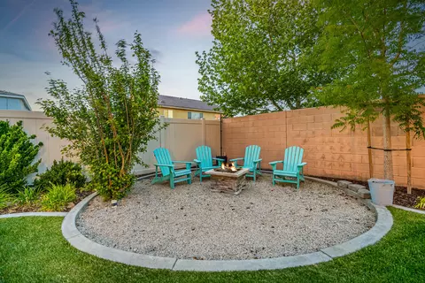Exterior - 43928 Windrose Pl, Lancaster, CA 93536 photo 6 of 15