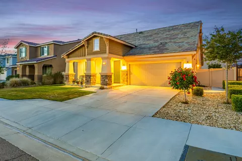 Exterior - 43928 Windrose Pl, Lancaster, CA 93536 photo 2 of 15