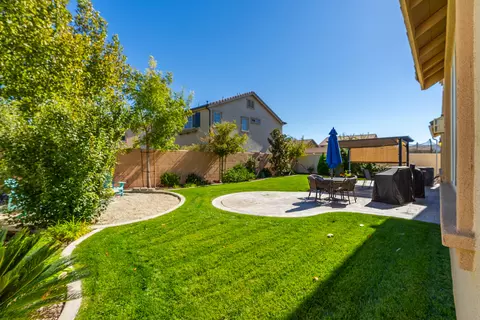 Exterior - 43928 Windrose Pl, Lancaster, CA 93536 photo 10 of 15