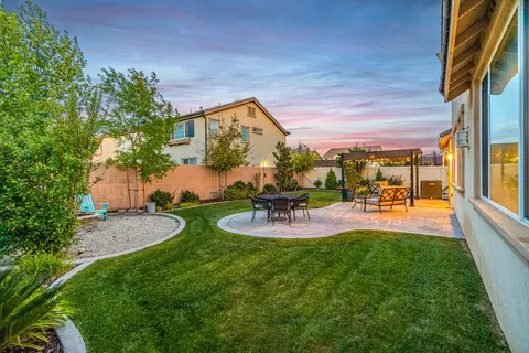 Exterior - 43928 Windrose Pl, Lancaster, CA 93536 photo 5 of 15