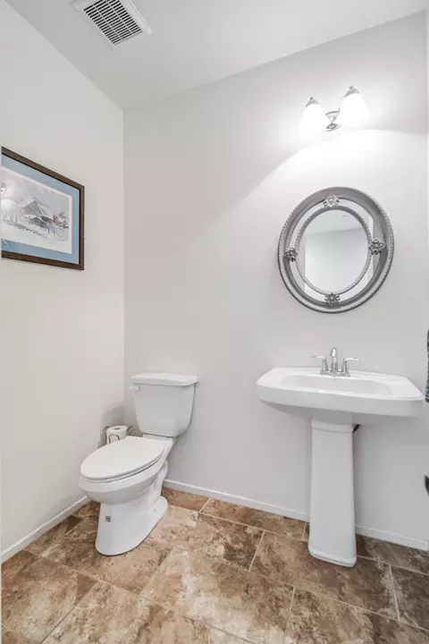 Bath - 43928 Windrose Pl, Lancaster, CA 93536 photo 2 of 6