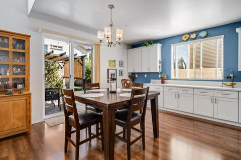Dining - 43928 Windrose Pl, Lancaster, CA 93536 photo 2 of 2