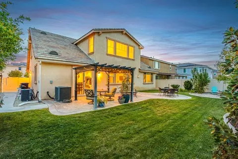 Exterior - 43928 Windrose Pl, Lancaster, CA 93536 photo 3 of 15