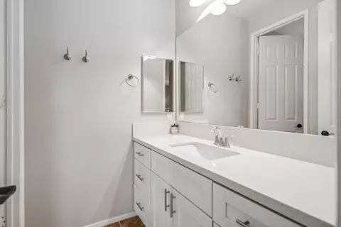 Bath - 43928 Windrose Pl, Lancaster, CA 93536 photo 1 of 6