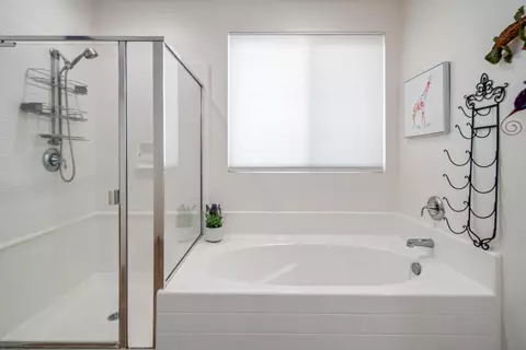 Bath - 43928 Windrose Pl, Lancaster, CA 93536 photo 5 of 6
