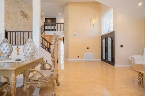 Living - 40532 Gorham Ln, Palmdale, CA 93551 photo 2 of 4