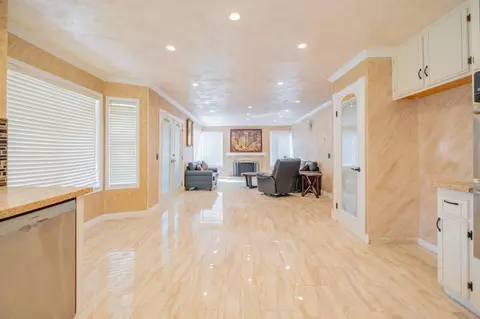 Living - 40532 Gorham Ln, Palmdale, CA 93551 photo 3 of 4