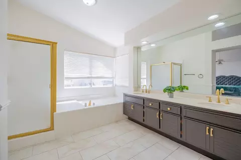 Bath - 40532 Gorham Ln, Palmdale, CA 93551 photo 1 of 6