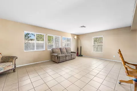 Living - 45130 Palm Ln, Lancaster, CA 93535 photo 3 of 6