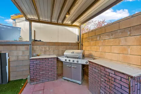 Exterior - 45130 Palm Ln, Lancaster, CA 93535 photo 6 of 11