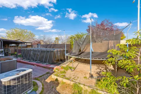 Exterior - 45130 Palm Ln, Lancaster, CA 93535 photo 9 of 11