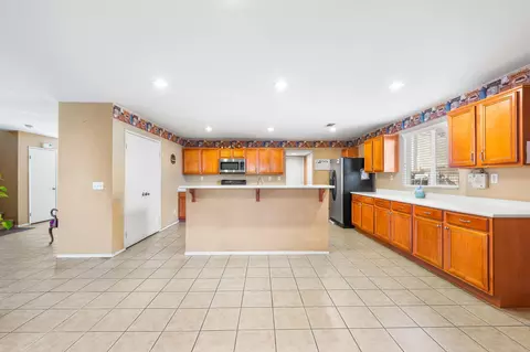Kitchen - 45130 Palm Ln, Lancaster, CA 93535 photo 1 of 7