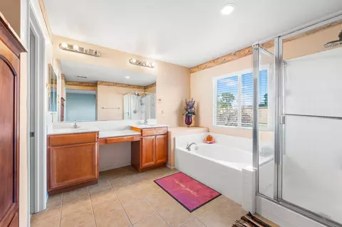 Bath - 45130 Palm Ln, Lancaster, CA 93535 photo 1 of 4