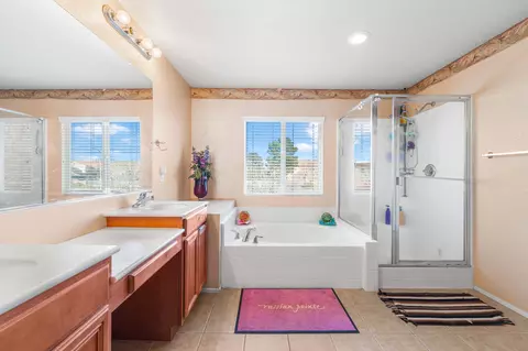Bath - 45130 Palm Ln, Lancaster, CA 93535 photo 2 of 4