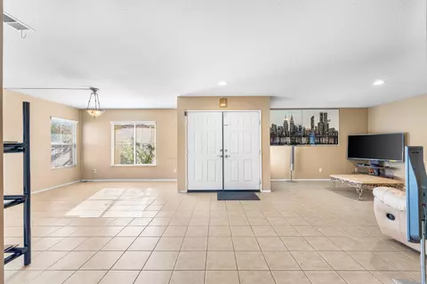 Entry Way - 45130 Palm Ln, Lancaster, CA 93535 photo 1 of 3