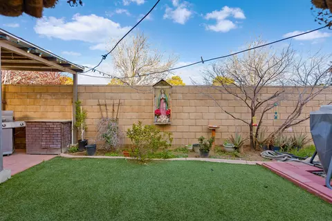Exterior - 45130 Palm Ln, Lancaster, CA 93535 photo 7 of 11