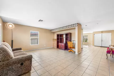 Living - 45130 Palm Ln, Lancaster, CA 93535 photo 4 of 6