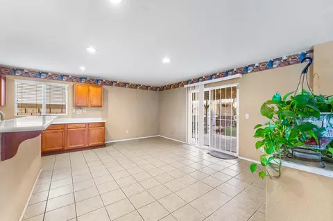 Other - 45130 Palm Ln, Lancaster, CA 93535 photo 3 of 7