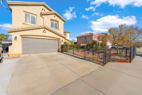 Exterior - 45130 Palm Ln, Lancaster, CA 93535 photo 4 of 11