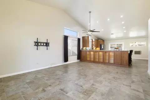 6250 Jonathon St, Lancaster, CA 93536 photo 9