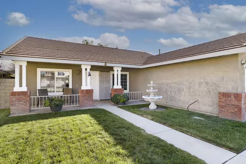 6250 Jonathon St, Lancaster, CA 93536 photo 2