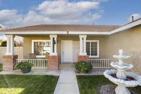 6250 Jonathon St, Lancaster, CA 93536 photo 3