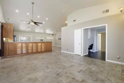 6250 Jonathon St, Lancaster, CA 93536 photo 8