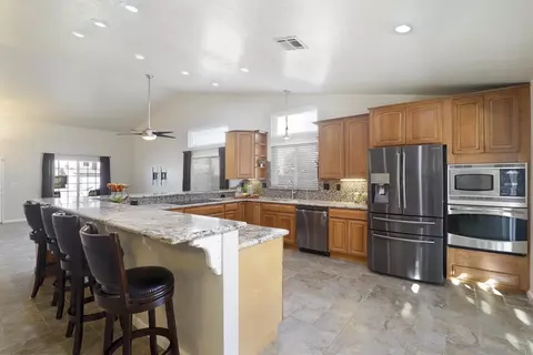 6250 Jonathon St, Lancaster, CA 93536 photo 13