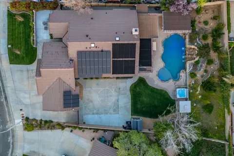 Exterior - 6342 Azalea Dr, Quartz Hill, CA 93536 photo 26 of 32