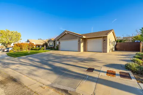 Exterior - 6342 Azalea Dr, Quartz Hill, CA 93536 photo 28 of 32