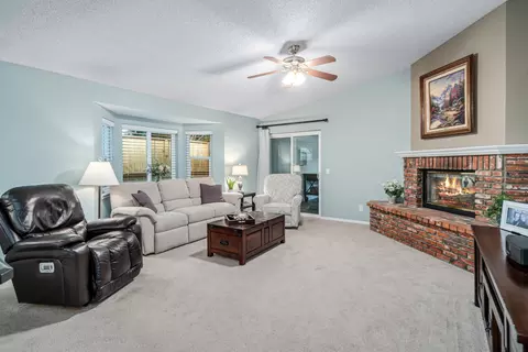 Living - 6342 Azalea Dr, Quartz Hill, CA 93536 photo 3 of 7