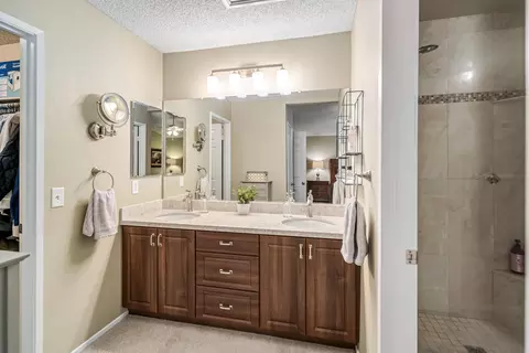 Bath - 6342 Azalea Dr, Quartz Hill, CA 93536 photo 1 of 4