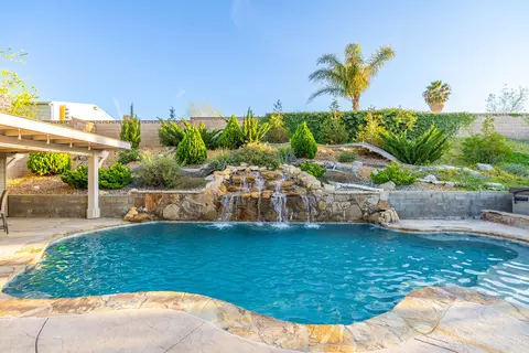 Exterior - 6342 Azalea Dr, Quartz Hill, CA 93536 photo 15 of 32