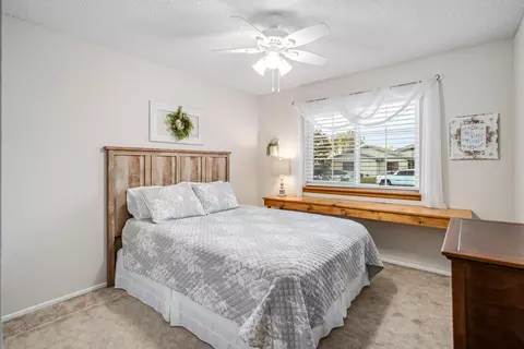 Bedroom - 6342 Azalea Dr, Quartz Hill, CA 93536 photo 5 of 5