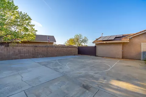 Exterior - 6342 Azalea Dr, Quartz Hill, CA 93536 photo 21 of 32