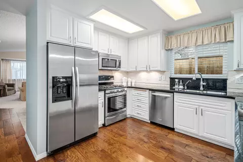 Kitchen - 6342 Azalea Dr, Quartz Hill, CA 93536 photo 1 of 4
