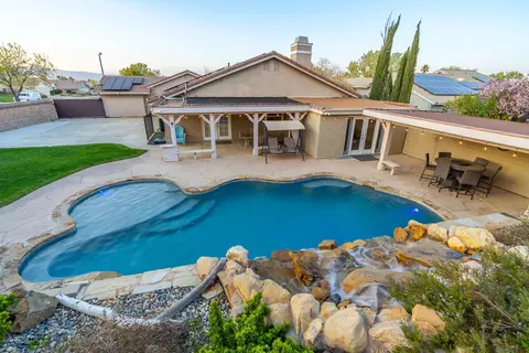 Exterior - 6342 Azalea Dr, Quartz Hill, CA 93536 photo 20 of 32