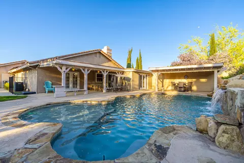 Exterior - 6342 Azalea Dr, Quartz Hill, CA 93536 photo 19 of 32