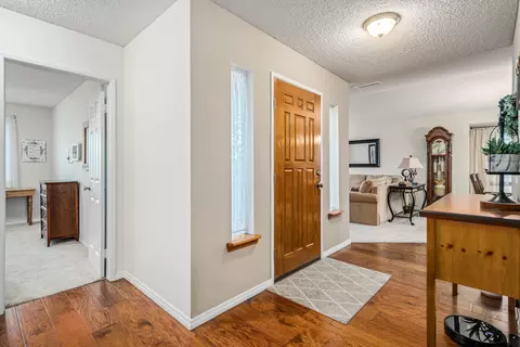 Entry Way - 6342 Azalea Dr, Quartz Hill, CA 93536 photo 1 of 1