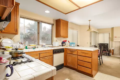 Kitchen - 658 Martha Ct, Lancaster, CA 93535 photo 1 of 2