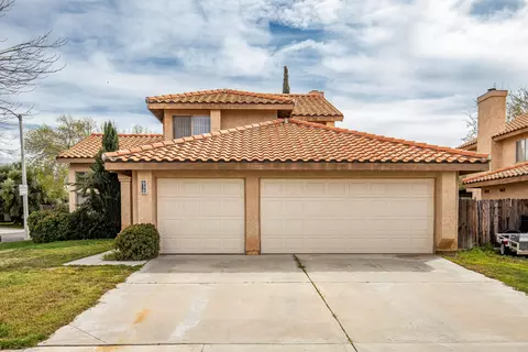 658 Martha Ct, Lancaster, CA 93535