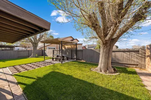 Exterior - 4721 Karling Pl, Palmdale, CA 93552 photo 12 of 12