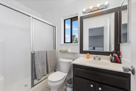 Bath - 4721 Karling Pl, Palmdale, CA 93552 photo 3 of 3