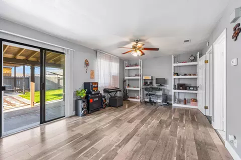 Exterior - 4721 Karling Pl, Palmdale, CA 93552 photo 5 of 12