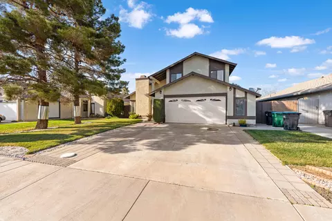 Exterior - 4721 Karling Pl, Palmdale, CA 93552 photo 3 of 12