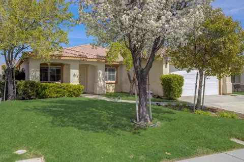 Exterior - 3527 Cooperstown Ave, Lancaster, CA 93535 photo 2 of 5