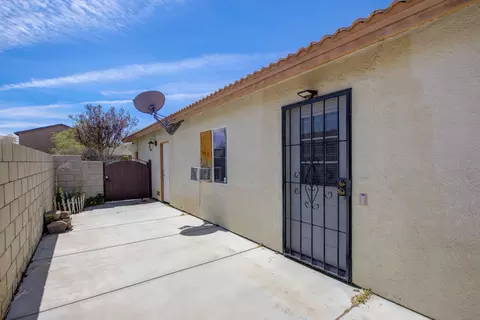 Exterior - 3527 Cooperstown Ave, Lancaster, CA 93535 photo 4 of 5